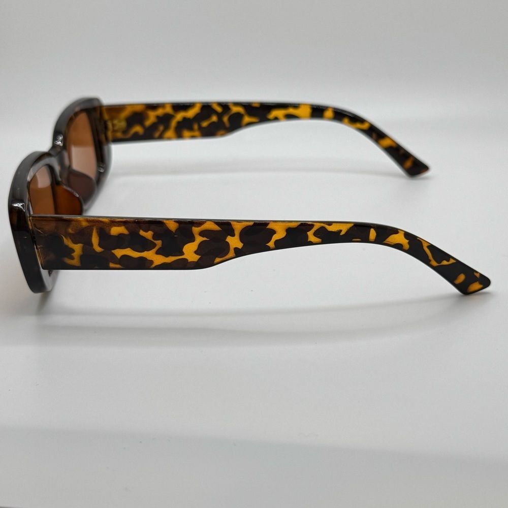 Tortoise Shell Sunglasses - Picture 4 of 7